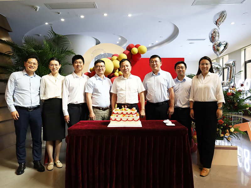 二十一载 智造未来丨贺菠菜担保网股份廿一诞辰，，，，，，再启新篇